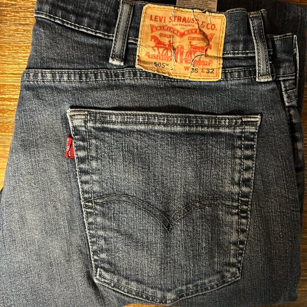 Levi’s 505 Jeans Men’s W38 L32 – Dark Wash Regular Fit Straight Leg Denim